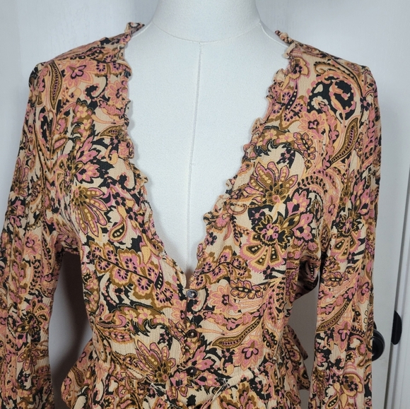 Vici Boho Paisley Peplum Tie Waist Deep V Neck Top Size Small - Picture 3 of 11